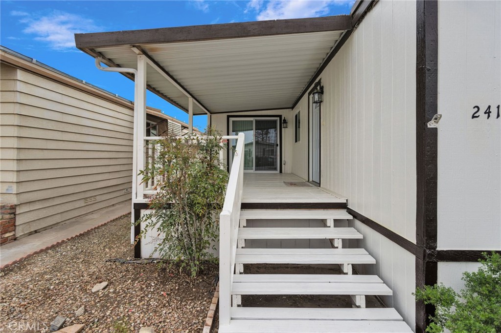 15252 Seneca Road, Unit 241 Victorville, CA 92392 - Photo 4 of 30 a view of entryway