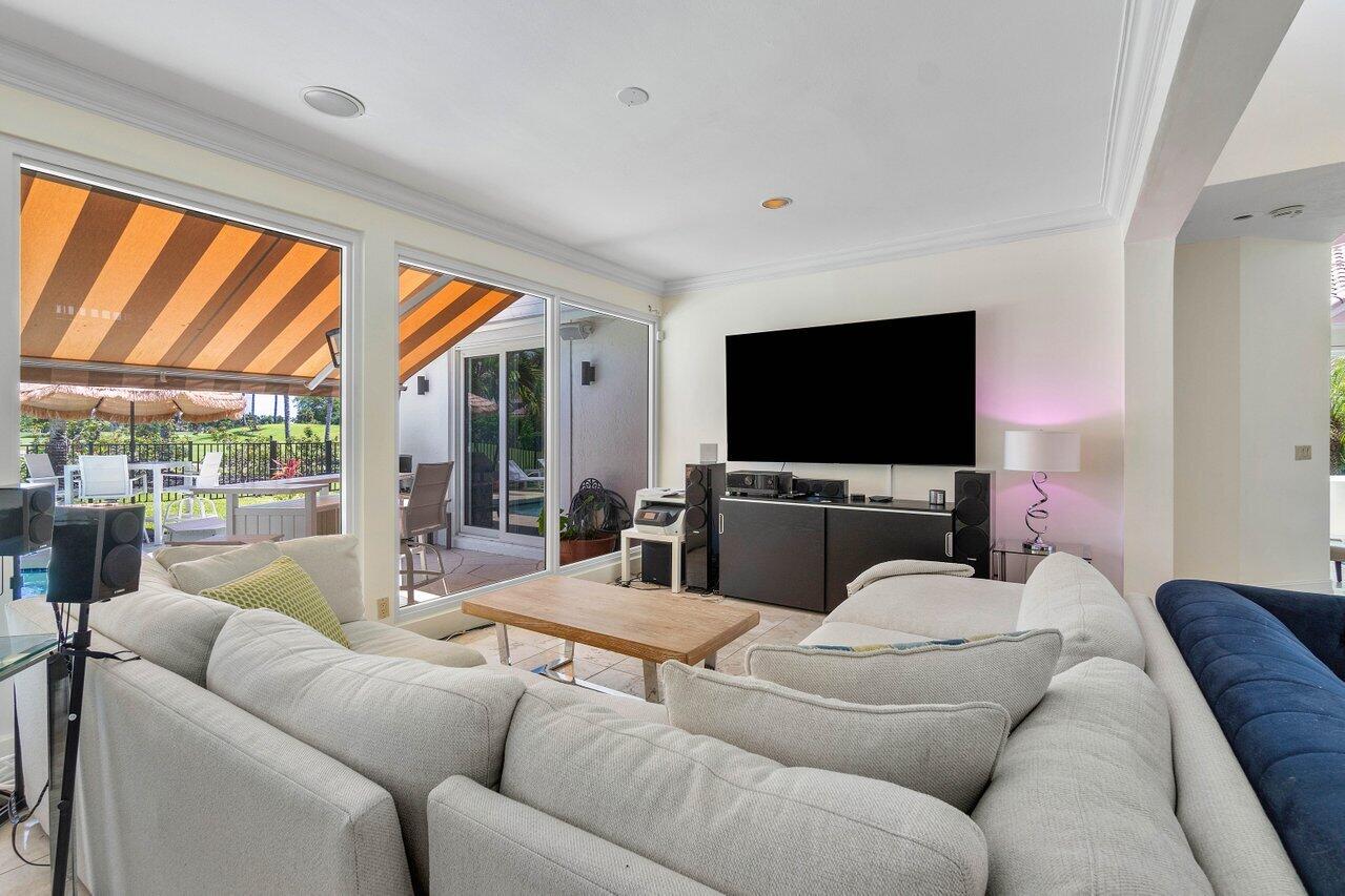 7939 Mandarin Drive Boca Raton, FL 33433 - Photo 20 of 51 living room