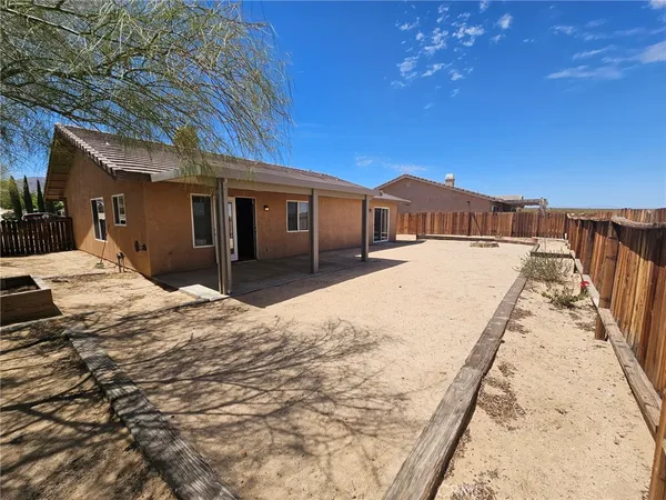$1,900 | 73432 Friendy Lane, Twentynine Palms, CA 92277