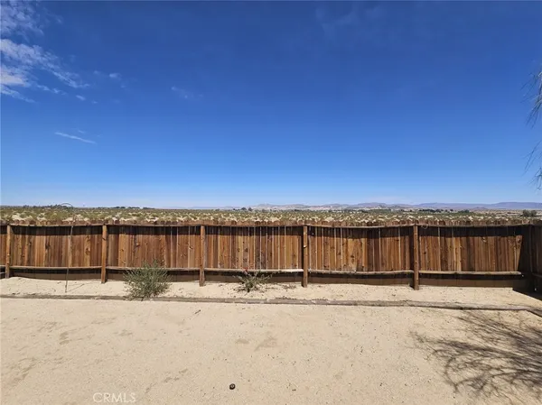 $1,900 | 73432 Friendy Lane, Twentynine Palms, CA 92277