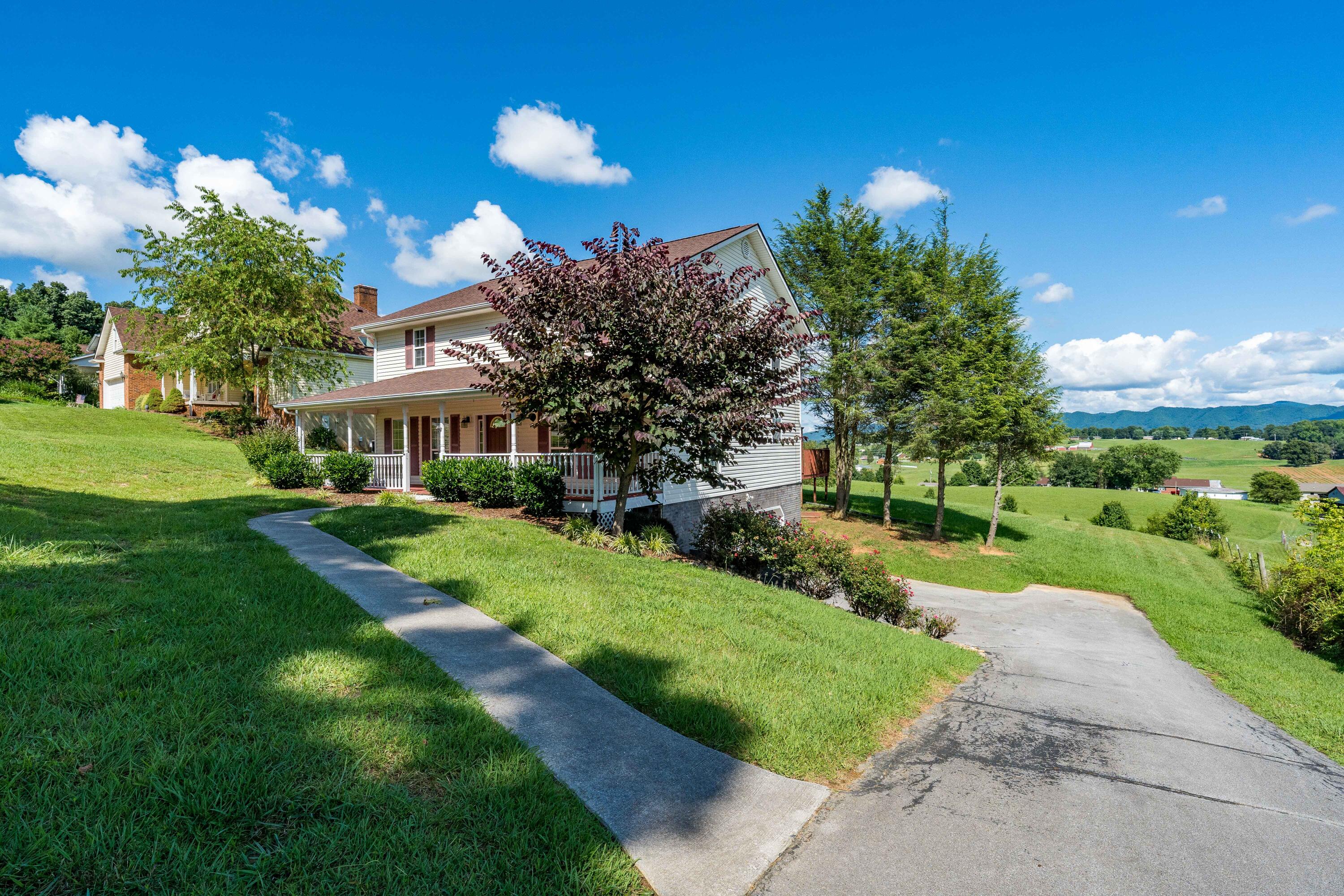 451 Ridgecrest Road Jonesborough, TN 37659 - Photo 4 of 50 451 Ridgecrest Dr (3 of 50)