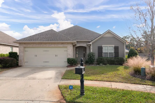 $3,300 | 718 Woods Drive, Niceville, FL 32578