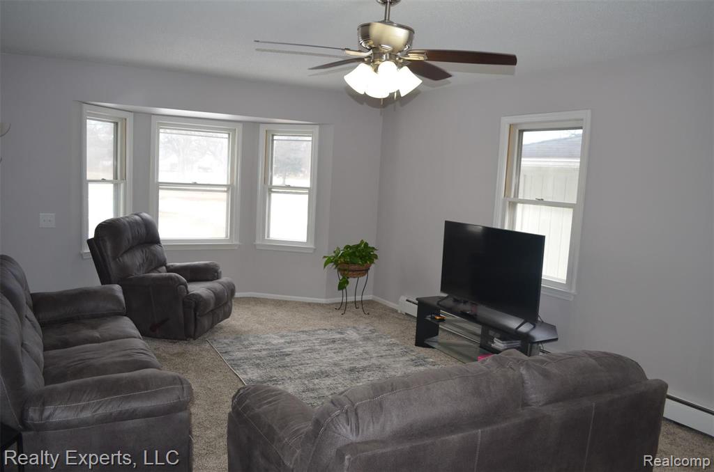 8603 Bunton Road Willis, MI 48191 - Photo 3 of 24