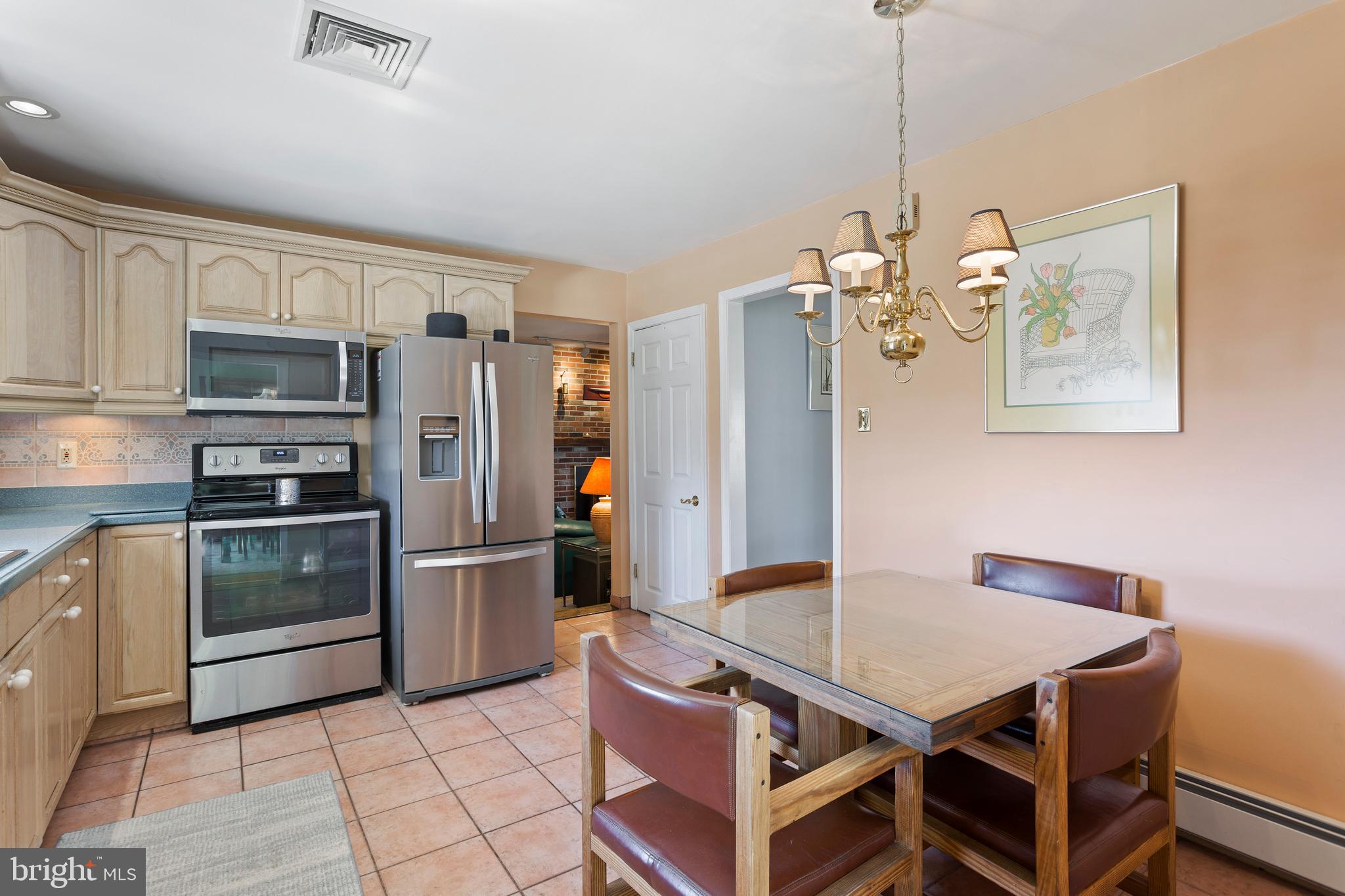 2225 Overlook Drive Aston, PA 19014 - Photo 22 of 25