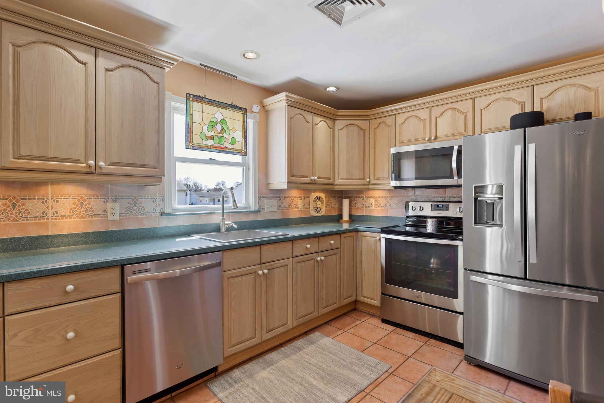 2225 Overlook Drive Aston, PA 19014 - Photo 4 of 25