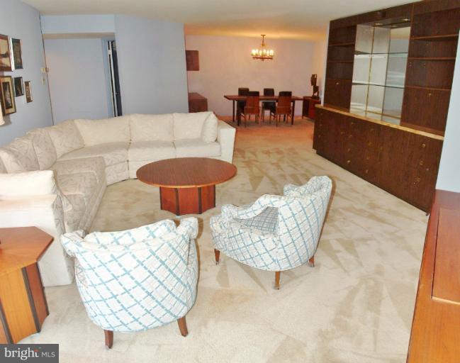 3031 Fallstaff Road, Unit 304C Baltimore, MD 21209 - Photo 5 of 19 Living Room