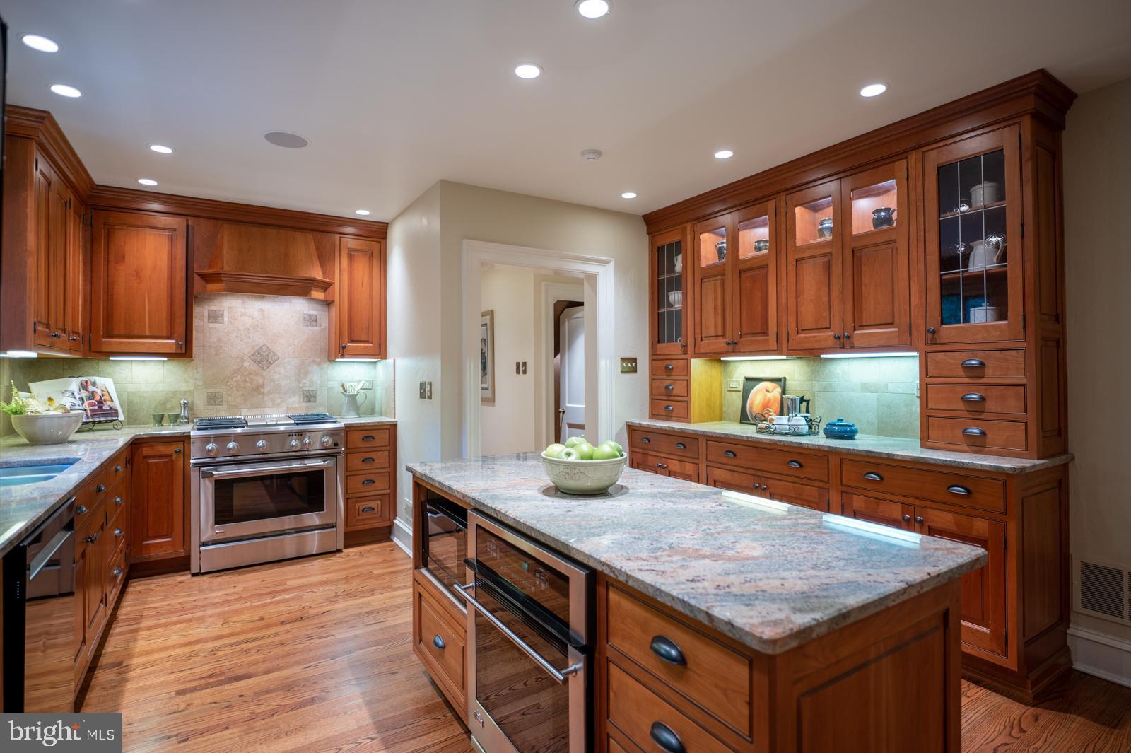 217 Hilldale Road Villanova, PA 19085 - Photo 18 of 40