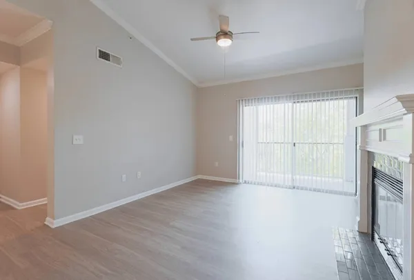 $1,575 | 10505 South I-35 Frontage Road, Unit 2436, Austin, TX 78747