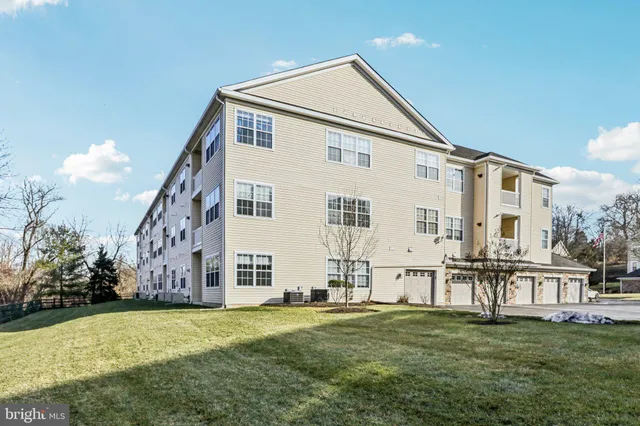 $440,000 | 4 Falcon Drive, Unit 302, Holland, PA 18966