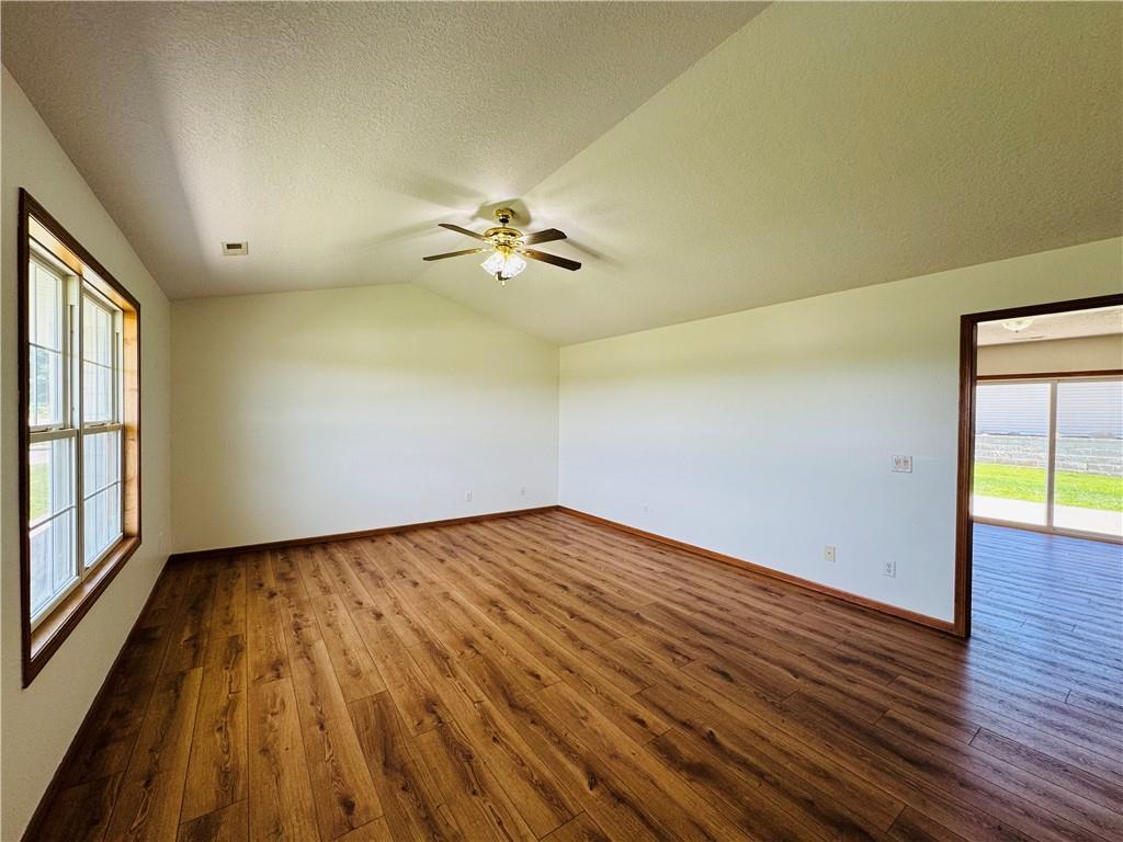 405 South Country Club Road Maryville, MO 64468 - Photo 3 of 19