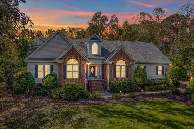 $600,000 | 105 Bentwood Lane, Pickens, SC 29671