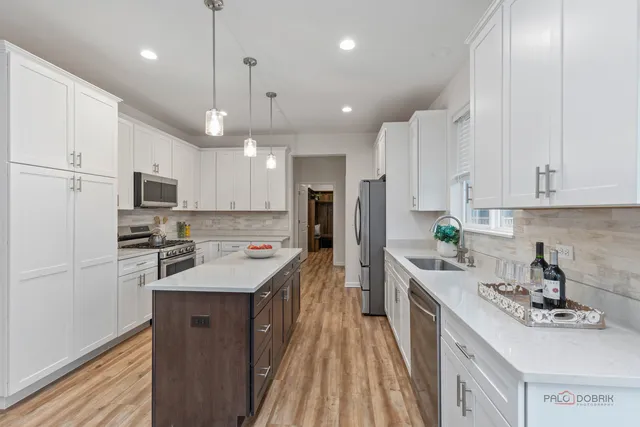 $949,900 | 23051 North Prairie Lane, Lincolnshire, IL 60069