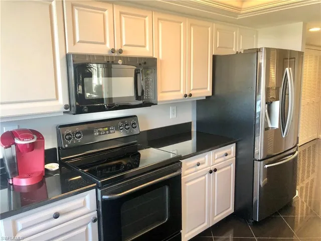 $10,000 | 11116 Gulf Shore Drive, Unit B801, Naples, FL 34108