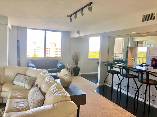 $10,000 | 11116 Gulf Shore Drive, Unit B801, Naples, FL 34108