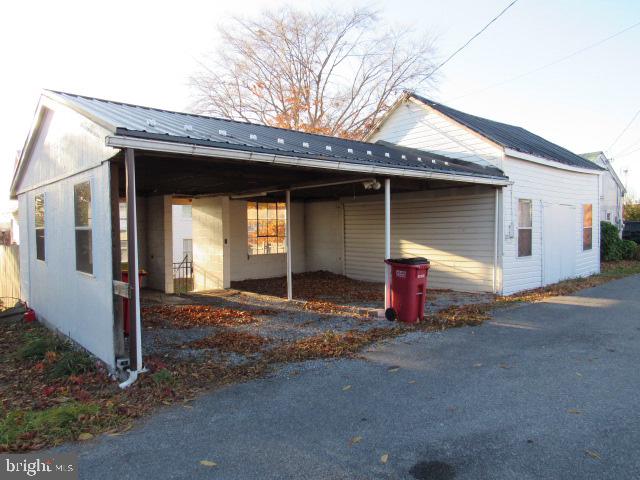 405 South Mildred Street Ranson, WV 25438 - Photo 8 of 47 Carport