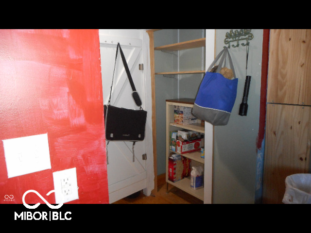 7716-7718 Michigan Road Indianapolis, IN 46268 - Photo 17 of 31