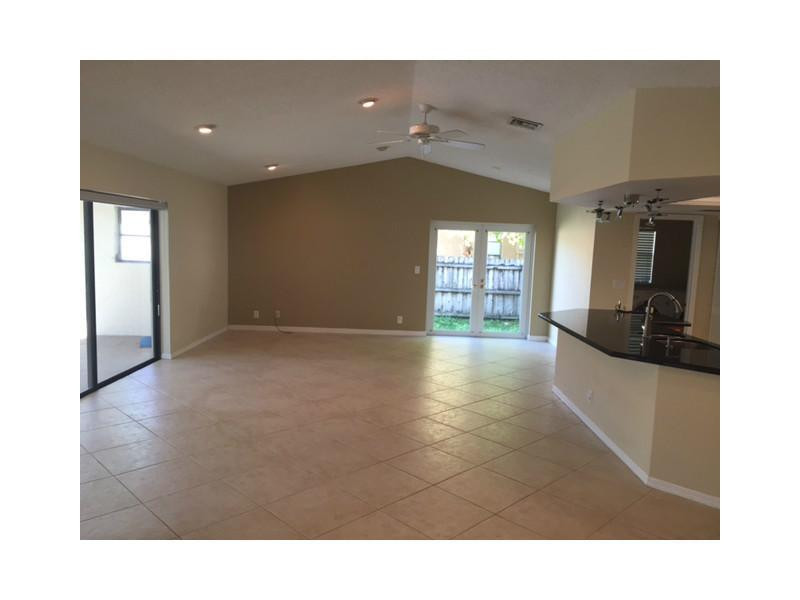 21929 Pine Bark Way Boca Raton, FL 33428 - Photo 2 of 17 Exterior Front