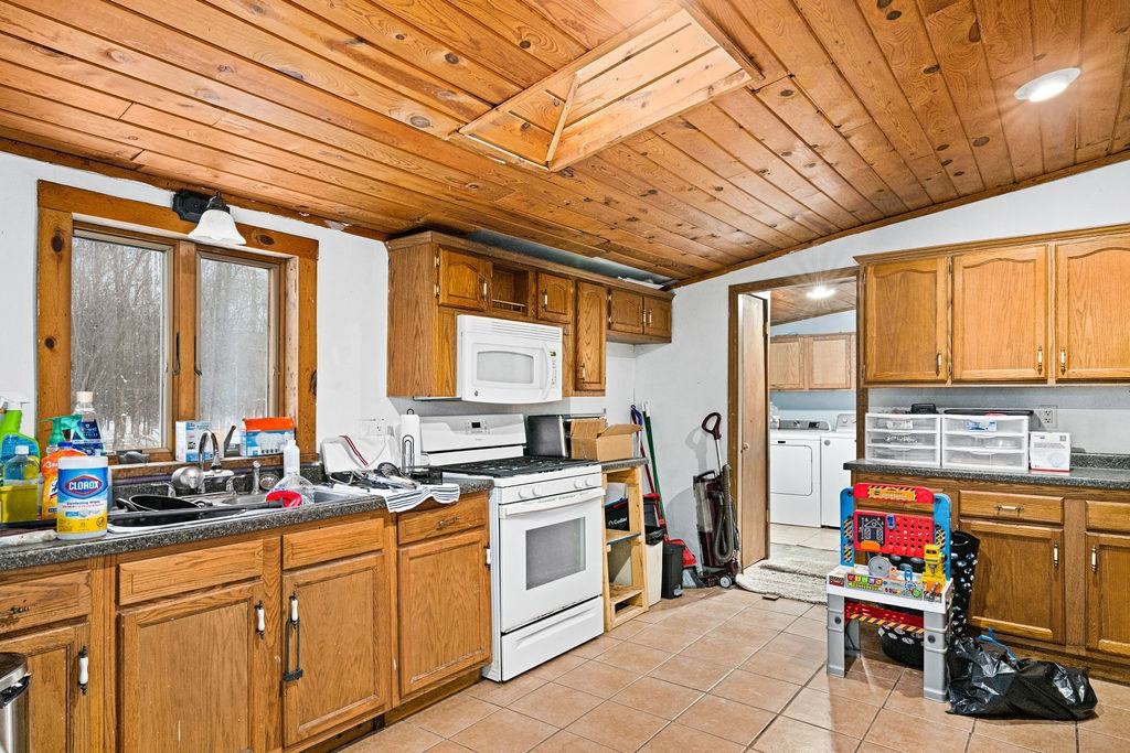 8338 Highway 2 Saginaw, MN 55779 - Photo 12 of 28