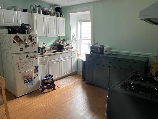 $2,450 | 359 Windsor Street, Unit 3, Cambridge, MA 02141