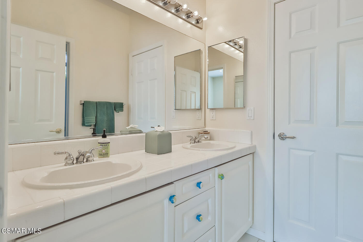 6291 Deerbrook Road Oak Park, CA 91377 - Photo 23 of 29 jBedroom4 Ensuite3