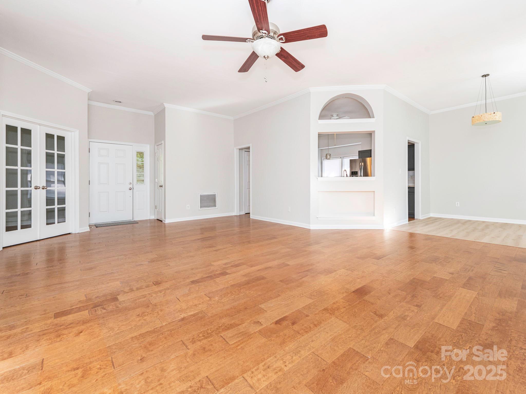 8718 Rittenhouse Circle Charlotte, NC 28270 - Photo 4 of 28 Gallery Image 4