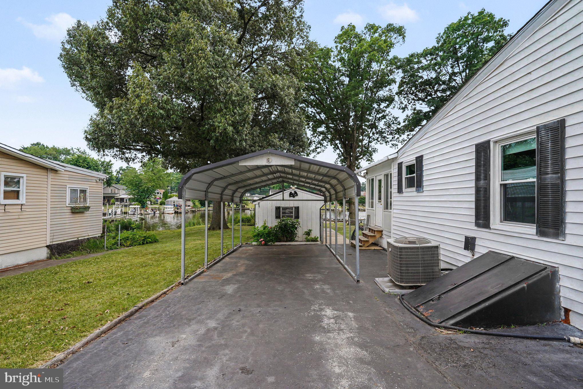 3823 Annadale Road Dundalk, MD 21222 - Photo 25 of 36 Driveway