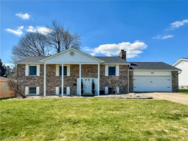 $217,000 | 352 North Rhodes Avenue, Niles, OH 44446