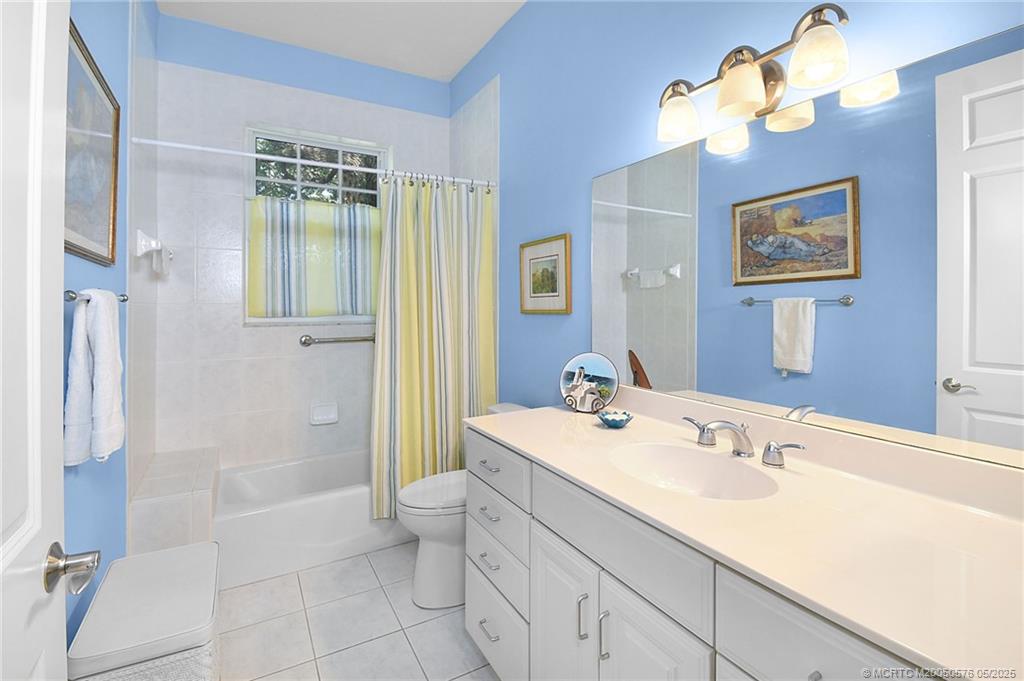 5327 Southeast Reef Way Stuart, FL 34997 - Photo 26 of 39 Guest bathroom