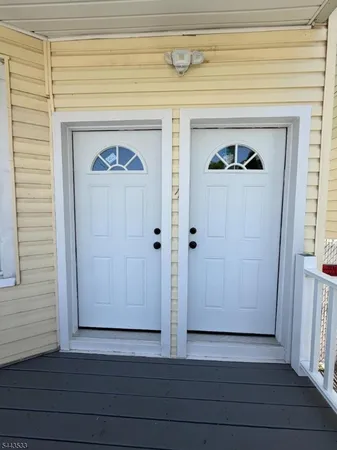 $2,600 | 264 Harrison Street, Unit 1, Paterson, NJ 07501