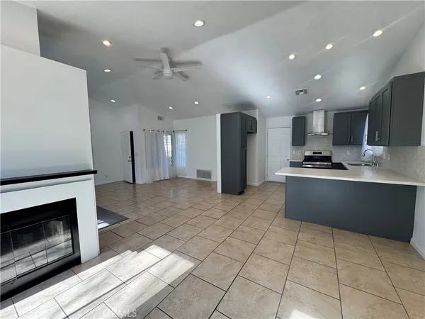 $2,600 | 3624 Garnet Avenue, Rosamond, CA 93560