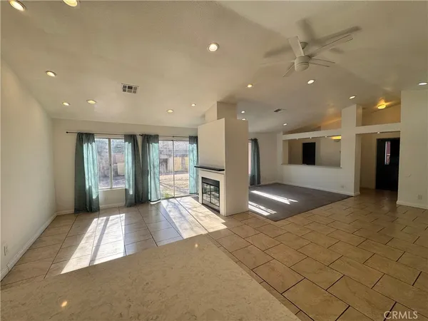 $2,600 | 3624 Garnet Avenue, Rosamond, CA 93560