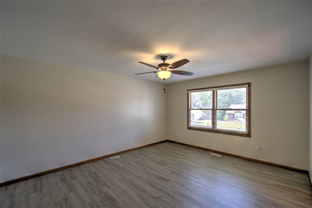 1545 Highland Place Decatur, IL 62526 - Photo 10 of 31