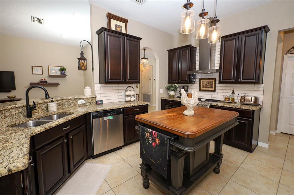 1354 Ellis Fallon Loop Oviedo, FL 32765 - Photo 23 of 66