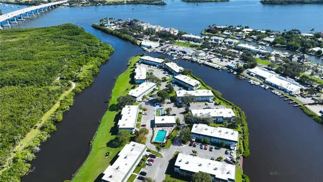 $155,000 | 2800 Indian River Boulevard, Unit 1Q, Vero Beach, FL 32960