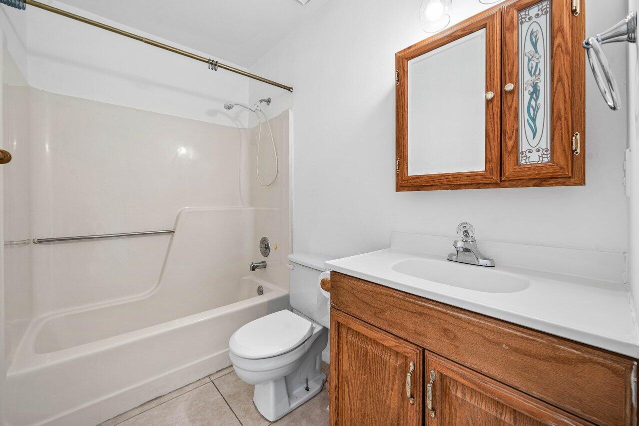 16422 Straw Way Delray Beach, FL 33484 - Photo 16 of 33 16422 Straw Way / 2nd Bath