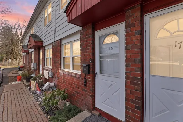 $195,000 | 269 Chicopee Street, Unit 16, Chicopee, MA 01013