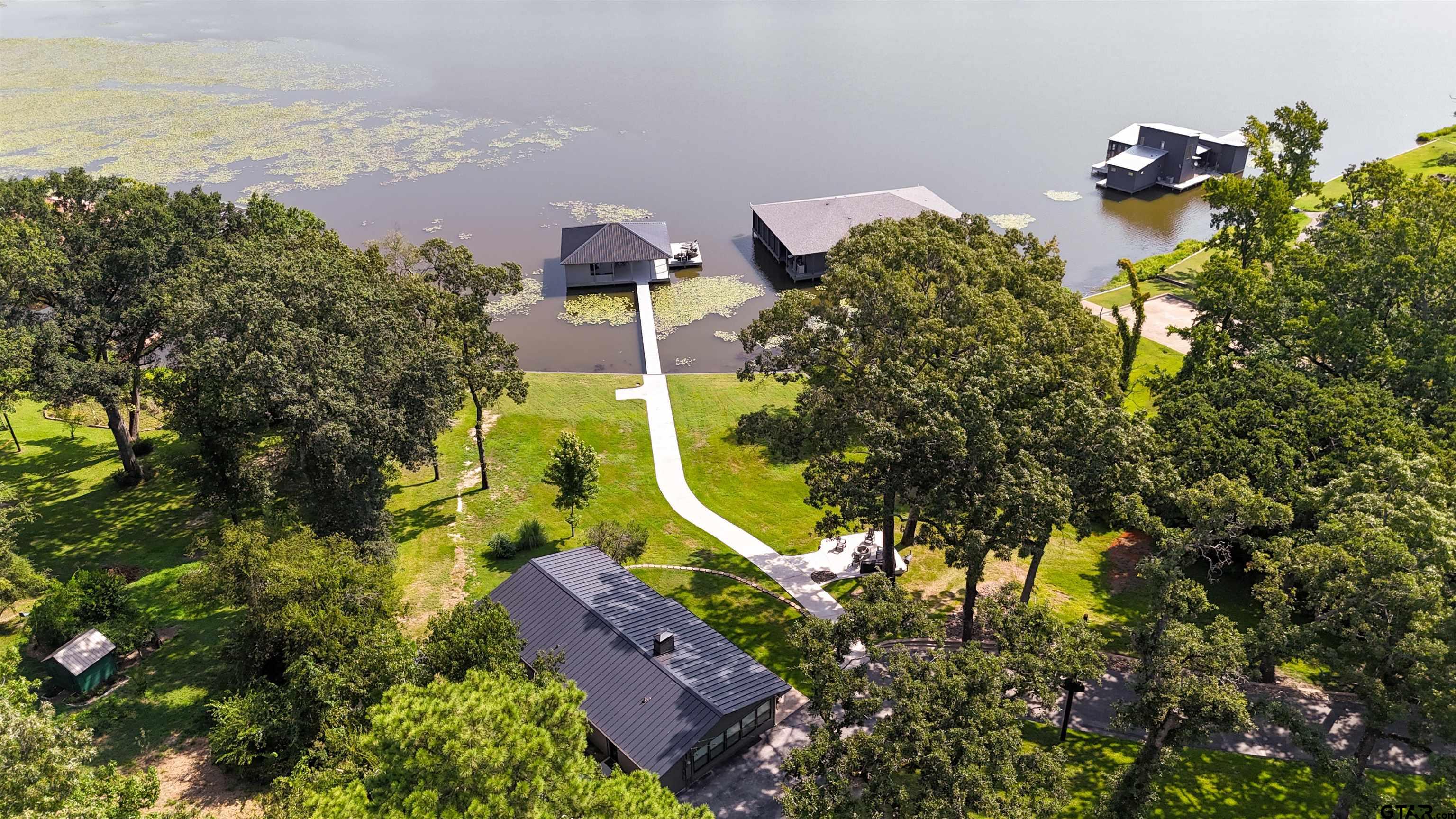 15807 North Peninsula Road Whitehouse, TX 75791 - Photo 6 of 44 a view of a house