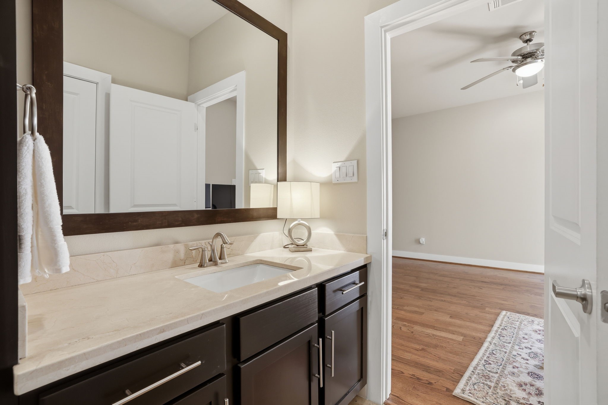 4102 Marina Street Houston, TX 77007 - Photo 5 of 32 Guest bathroom downstairs.