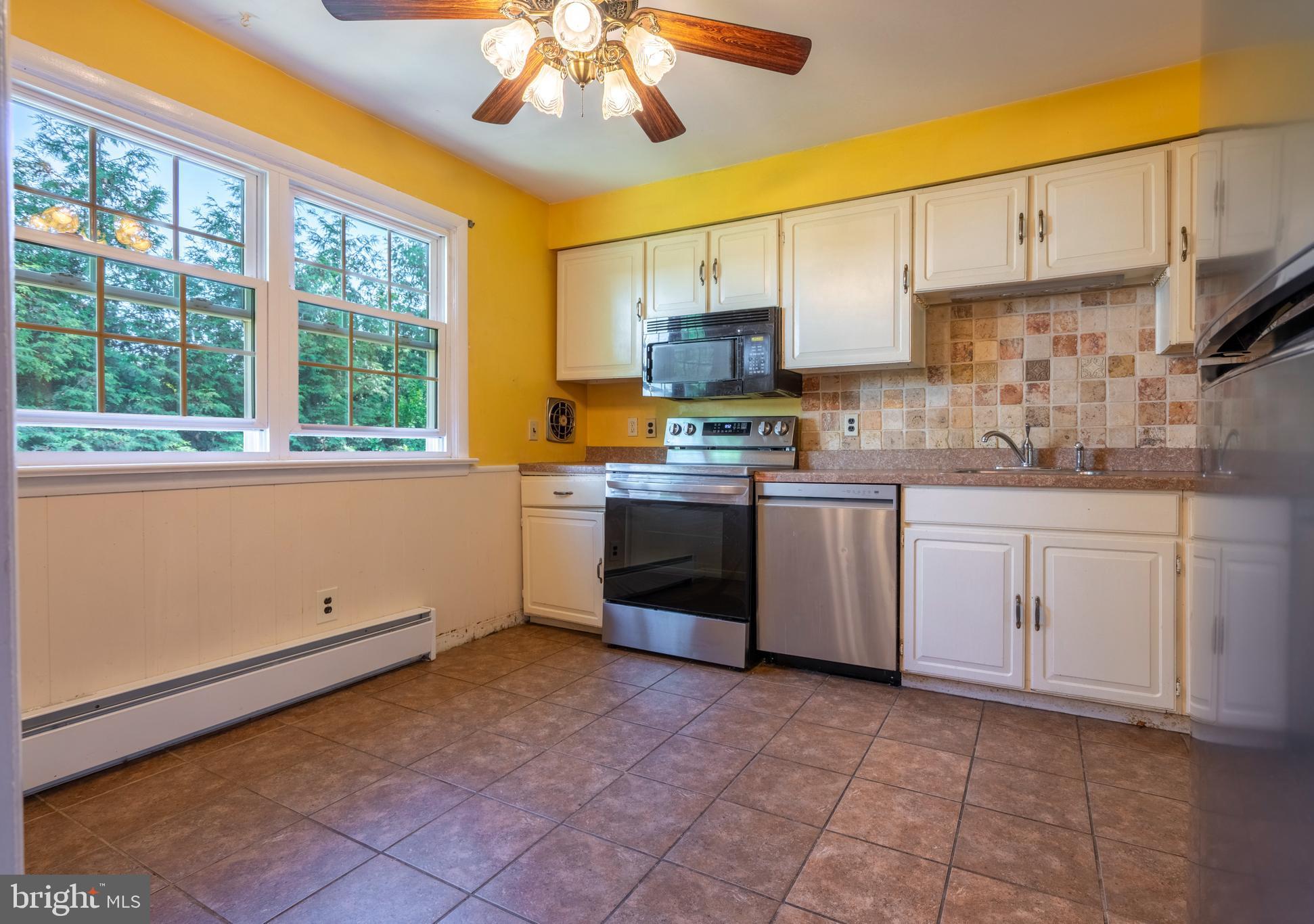 101 Mill Road Oreland, PA 19075 - Photo 12 of 39 Kitchen