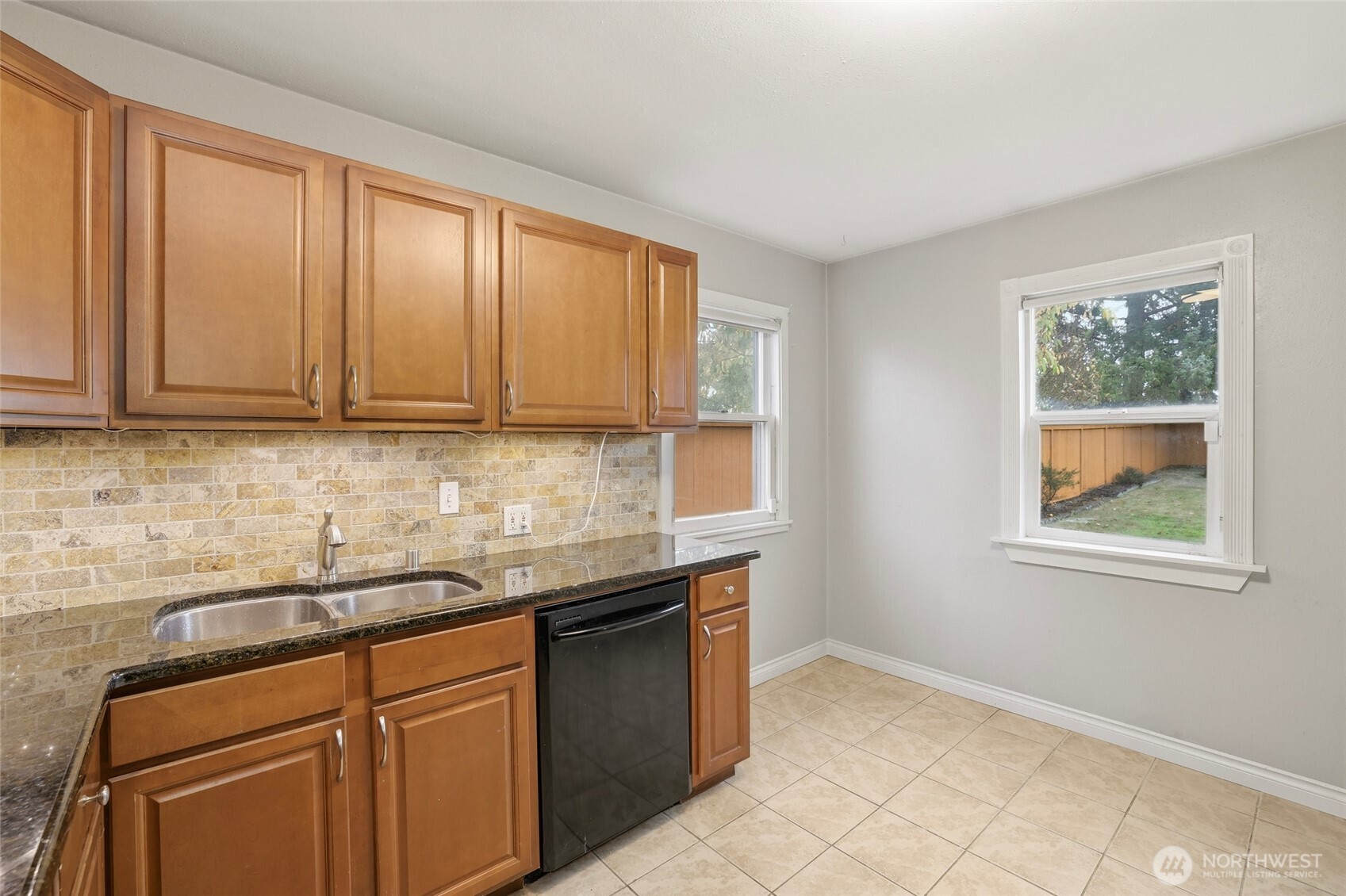 823 South Rochester Street Tacoma, WA 98465 - Photo 7 of 27 Gallery Image 7