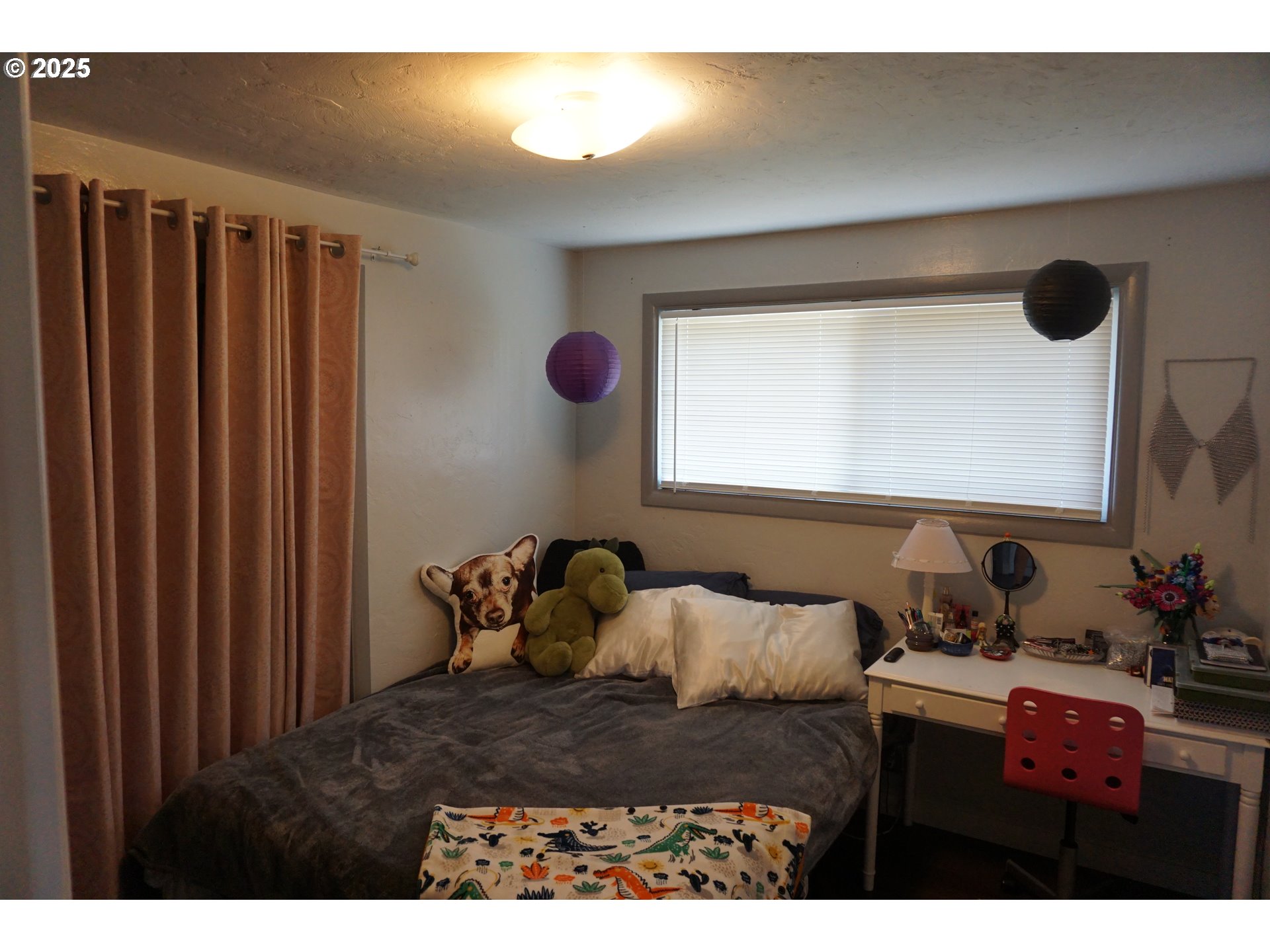 2130 Yolanda Avenue Springfield, OR 97477 - Photo 13 of 30 a bedroom with furniture and a window