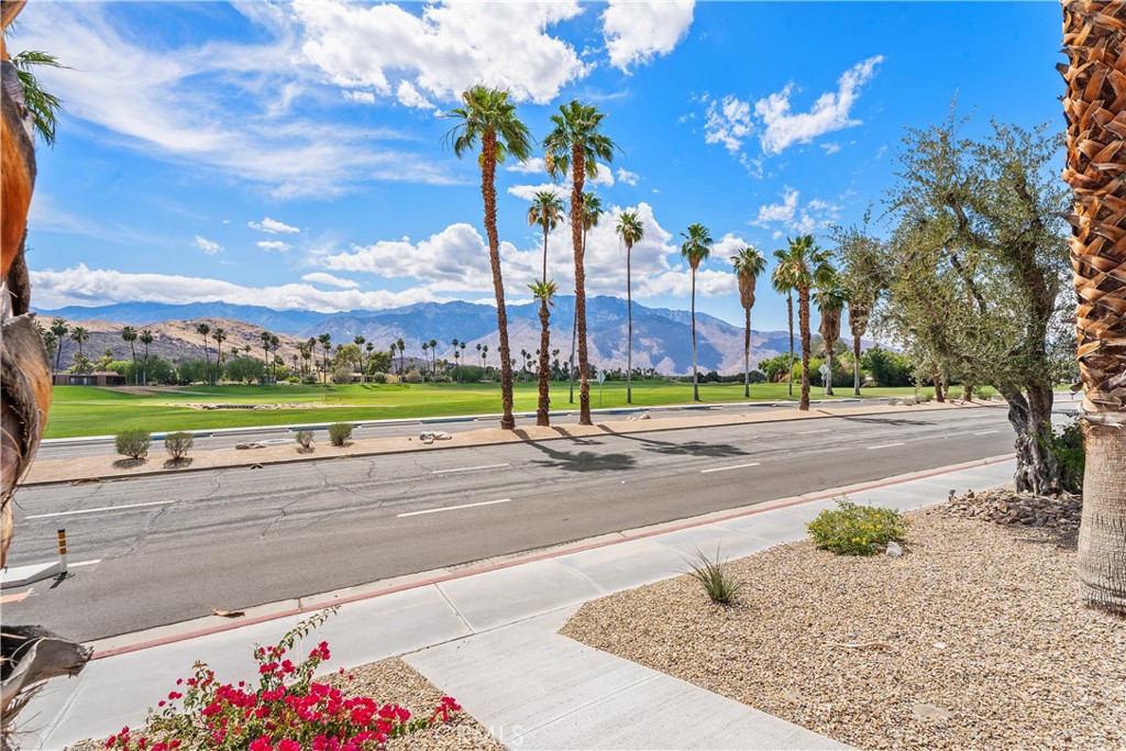 2010 Lawrence Crossley Road Palm Springs, CA 92264 - Photo 4 of 35