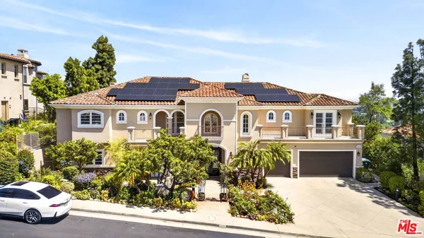 $2,748,000 | 22355 South Summit Ridge Circle, Chatsworth, CA 91311