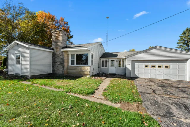 $299,900 | 9180 Arkansaw Road, Allen, MI 49227