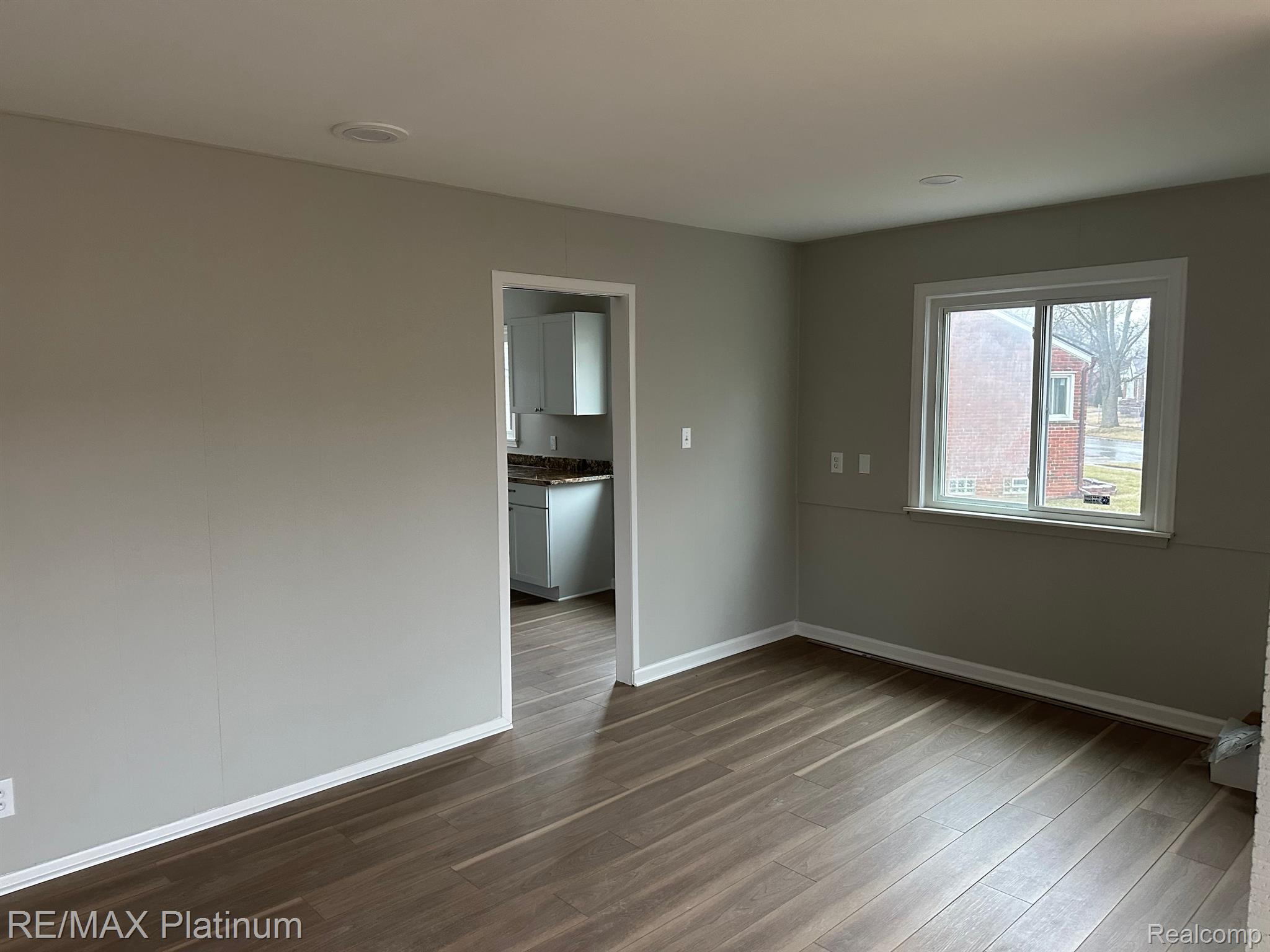 29080 Beechnut Street Inkster, MI 48141 - Photo 4 of 18 Living Room