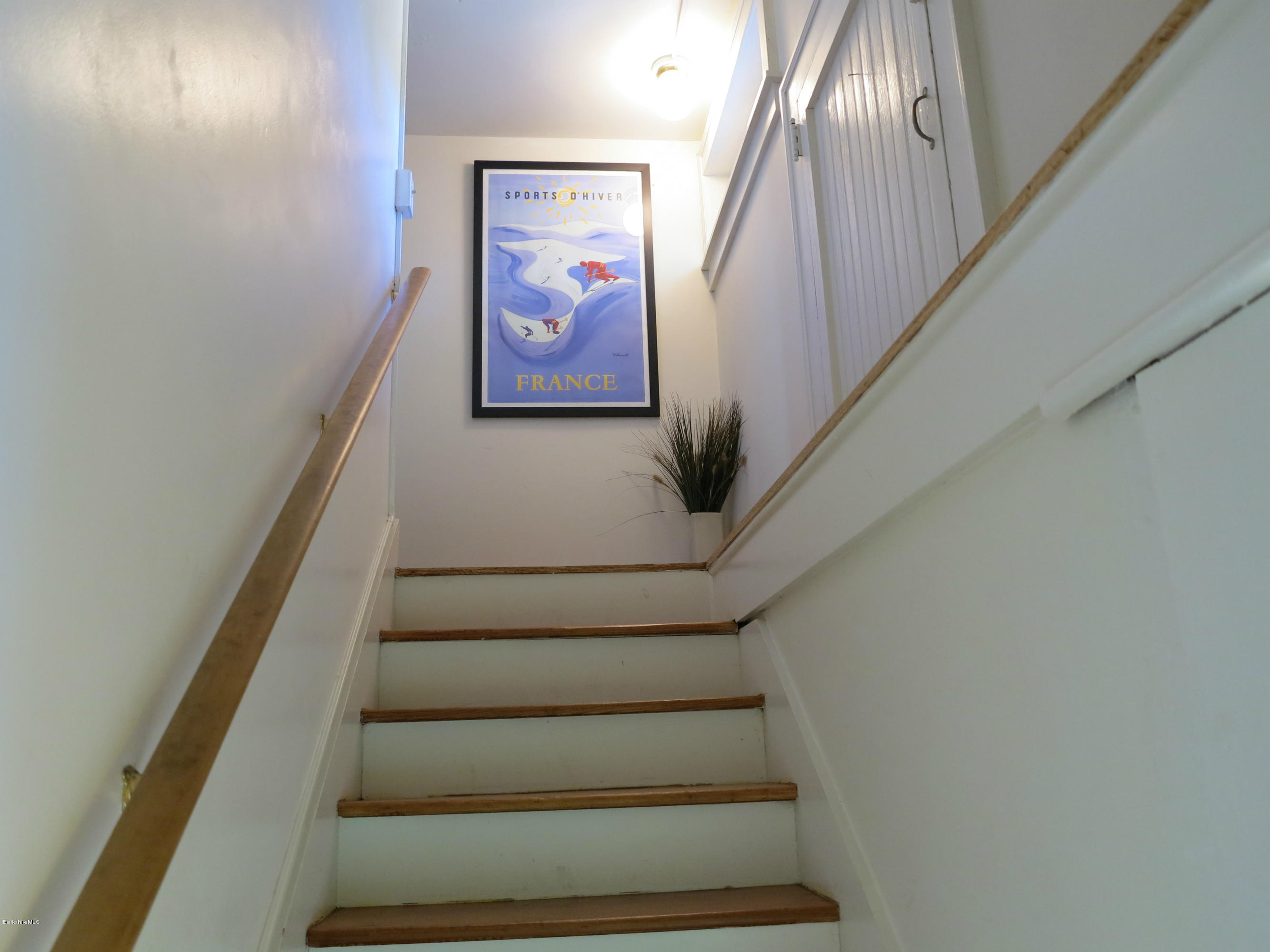 4 Tyringham Road Monterey, MA 01245 - Photo 14 of 26 a view of entryway