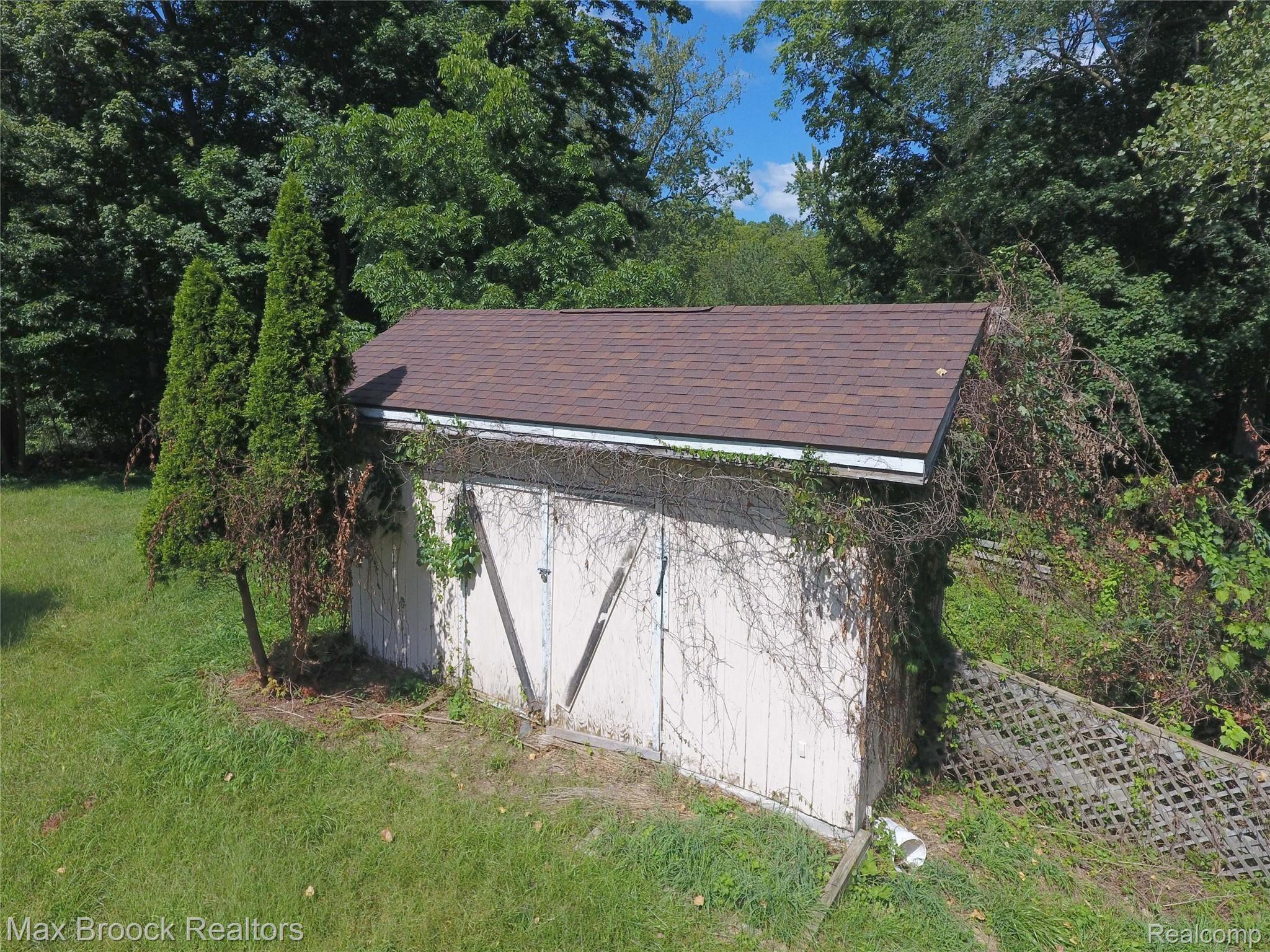 31462 Curtis Road Livonia, MI 48152 - Photo 35 of 38 Shed