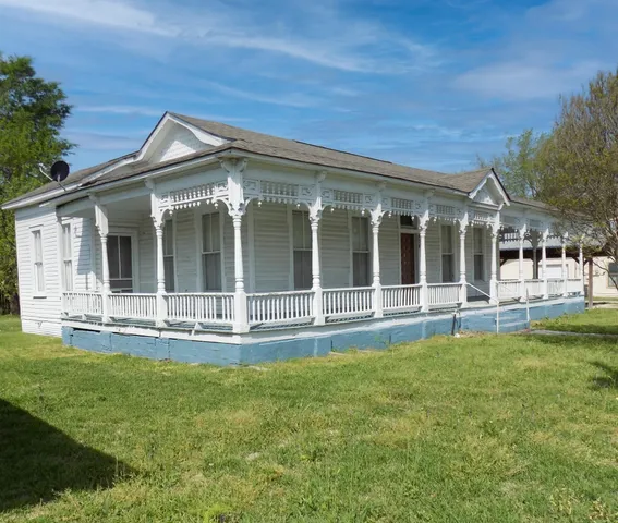 $1,500 | 404 South Lasalle Street, Navasota, TX 77868