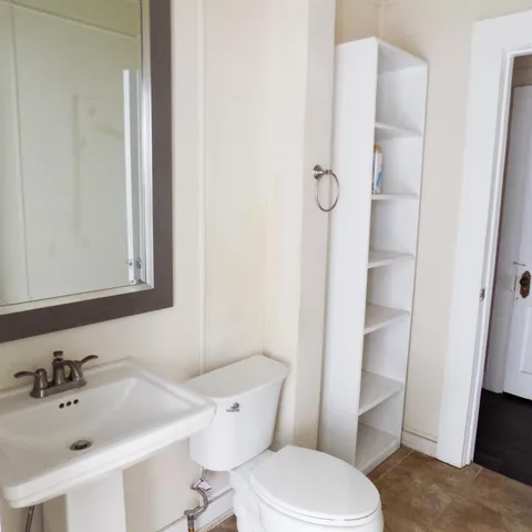 $1,500 | 404 South Lasalle Street, Navasota, TX 77868