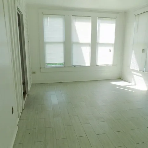 $1,500 | 404 South Lasalle Street, Navasota, TX 77868